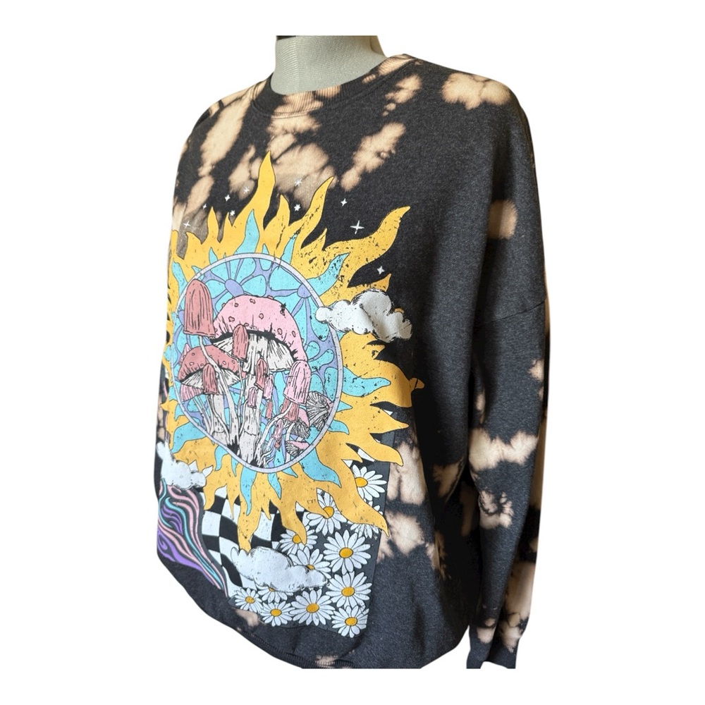 No Boundaries Mushroom Graphic Tie-Dye Sweatshirt 1x - Picture 4 of 11